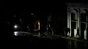 Protests and cacerolazos in the streets of Cuba during a night blackout