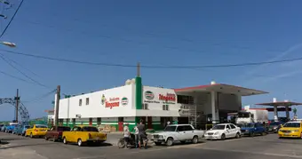 Line of vehicles at a gas station in Havana during the fuel crisis