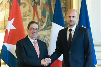 French and Cuban Foreign Ministers met in Paris to discuss the complicated context facing the island
