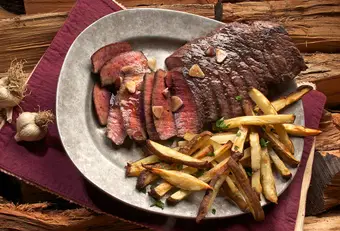 Bistec de palomilla with golden onions. Photo: Pexels